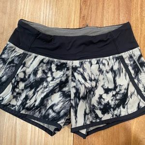 Like NEW Lululemon shorts